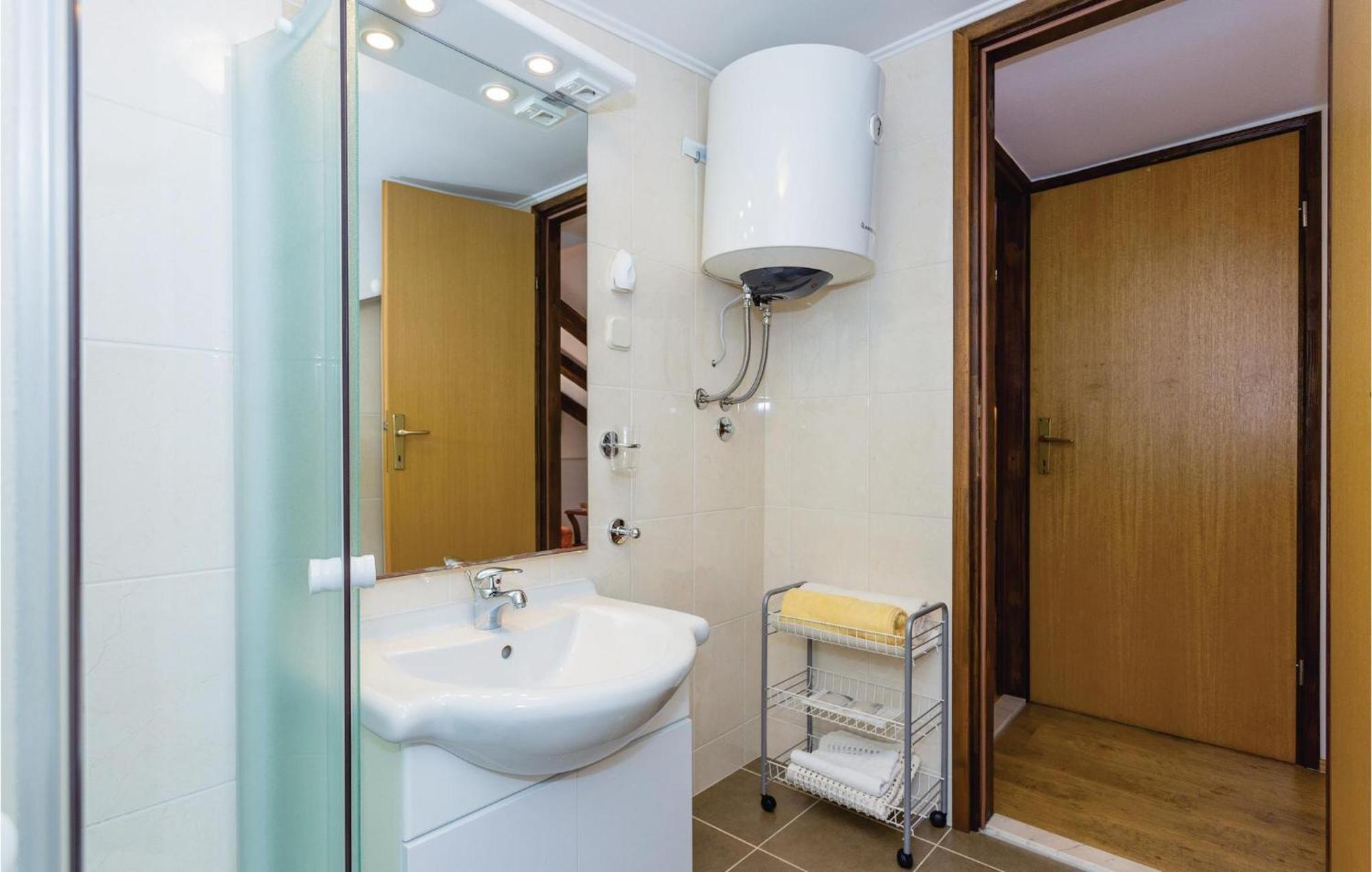 Nice Apartment In Dubrovnik With Kitchenette Екстериор снимка